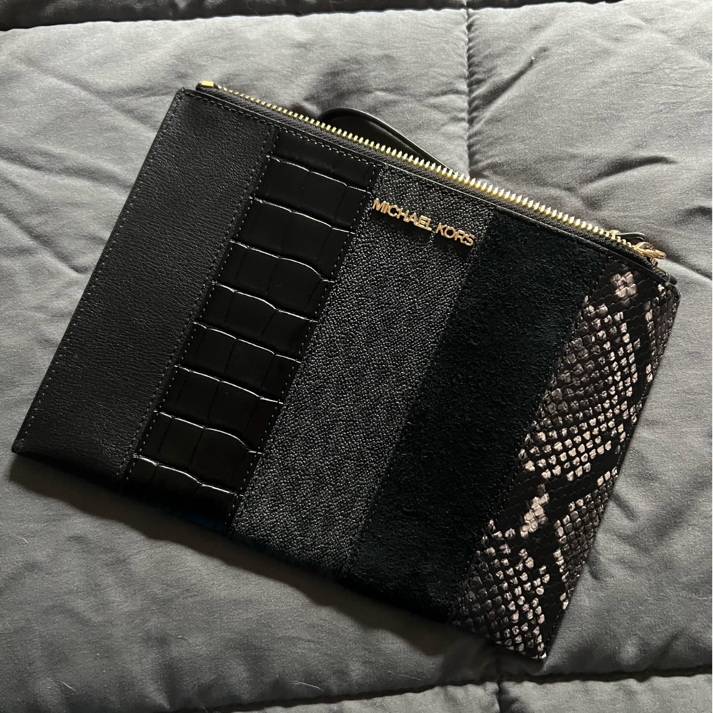 Michael Kors Wristlet